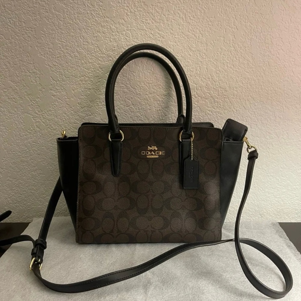 Coach Leah Satchel In Signature Canvas Bag